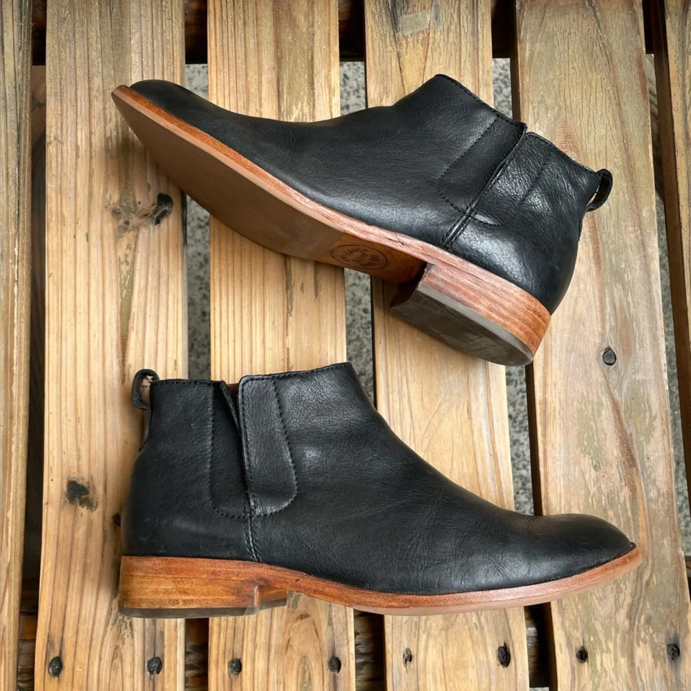 Kork-Ease Velma Black Leather Chelsea Boots Ankle Womens Size 7